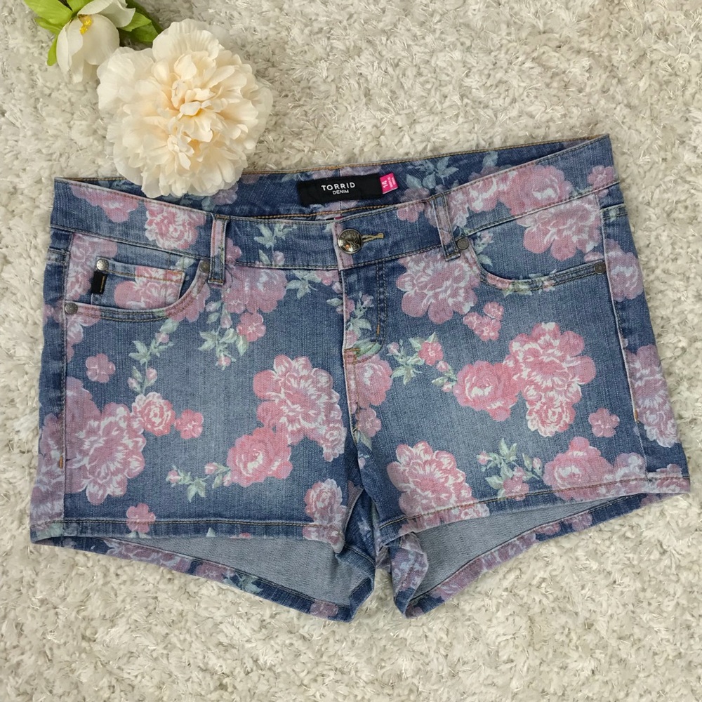 Torrid denim floral shorts size 14